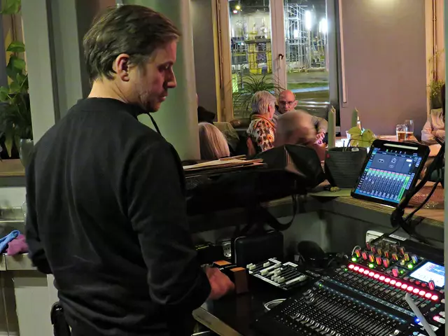 Für Ton und Licht zuständig: Federico | Foto: Brigitte Melder