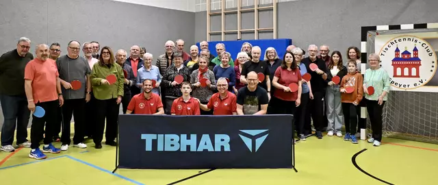 Das aktuelle Ping Pong Parkinson Team vor dem Training mit Unterstützern des TTC Speyer. | Foto: Hans Hebrank Speyer
