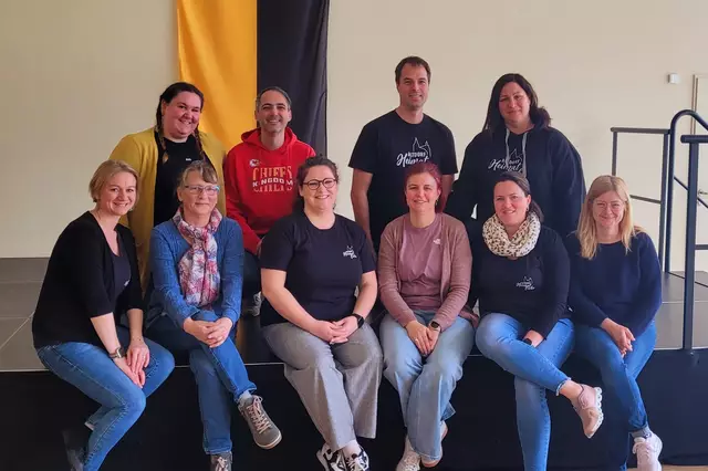 Das Bastel-Team von Altdorf Heimatliebe wartet auf die kleinen Bastler. | Foto: Simon Grüner