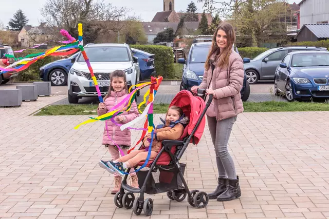Die Sondernheimer Kinder waren mit großer Freude beim Sommertagszug 2025 dabei - und ihre Eltern auch | Foto: Paul Needham