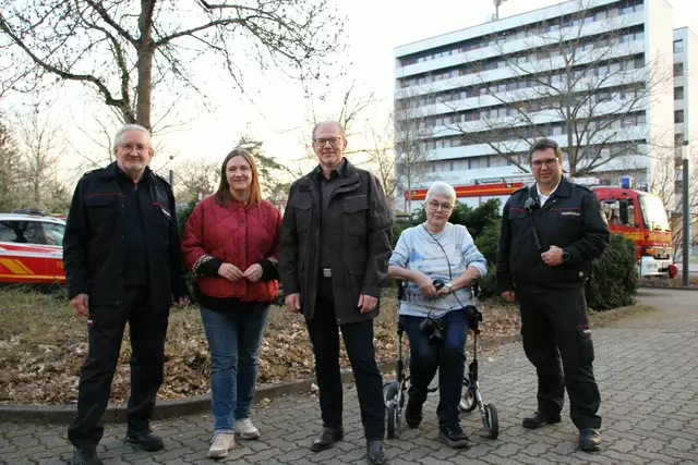 Verantwortlich für die Notfallübung (von links nach rechts): Dr. Armin Schlechter (Leiter Abteilung Sammlung im LBZ), Ministerin Katharina Binz (Ministerin für Familie, Frauen, Kultur und Integration des Landes Rheinland-Pfalz), Hans-Günter Scheer (Stellvertretender Leiter des LBZ), Dr. Annette Gerlach (Leiterin des LBZ), Peter Eymann (Leiter der Stabsstelle Brand- und Katastrophenschutz der Stadt Speyer) | Foto: LBZ / Fromme