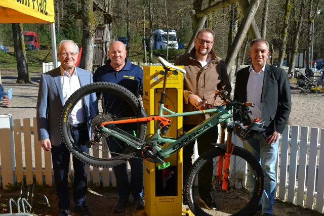 Am vergangenen Freitag wurde die erste ADAC-Station der Südwestpfalz am Forsthaus Beckenhof feierlich eingeweiht. | Foto: Frank Schäfer