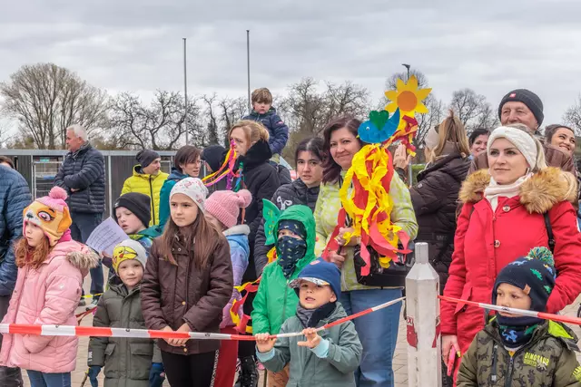 Die Sondernheimer Kinder waren mit großer Freude beim Sommertagszug 2025 dabei - und ihre Eltern auch | Foto: Paul Needham