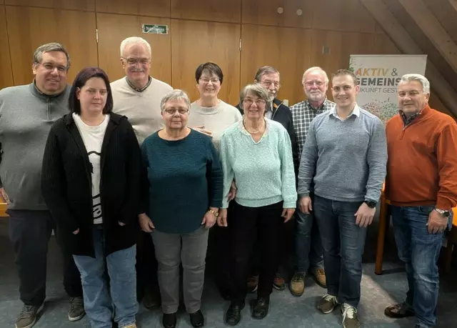 v.l.n.r.: Timo Schneider, Tanja Jung, Bertram Müller, Maria Klein, Eliane Berg, Sabine Fladrich-Strake, Hajo Becker, Volker Nicolay, Achim Wätzold, Volker Schneider | Foto: Foto: HDFreimann