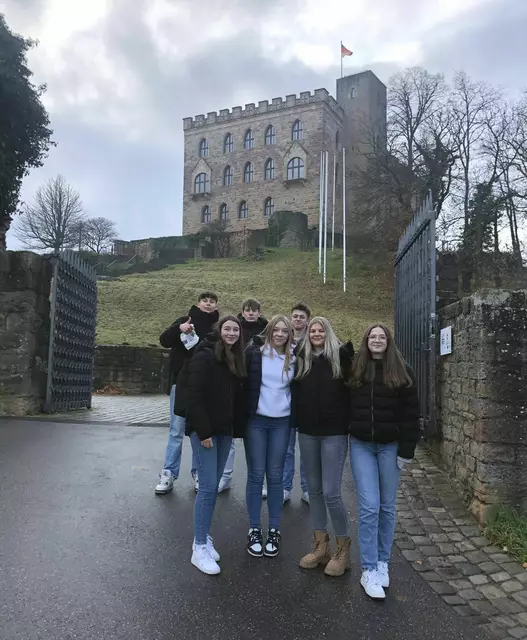 Wir (er-)leben Demokratie im Hambacher Schloss! | Foto: ASRplus Winnweiler