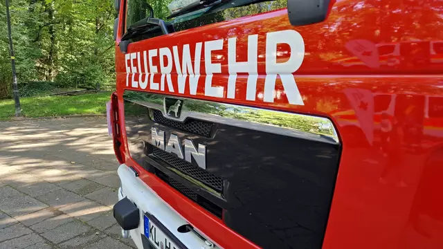 Die Feuerwehr rückte aus und durchsuchte die Tiefgarage – doch von einem Brand keine Spur | Foto: Ralf Vester