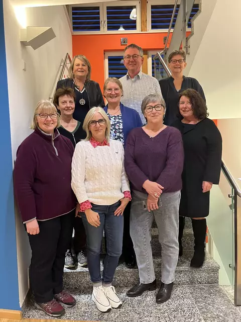 Der neu gewählte Vorstand: (von links) Martina Freiermuth, Eva Loleit, Karin Schwalb, Sabine Kley, Uschi Kullmann, Ralf Borner, Helga Weitzel,
Heidi Fell, Petra Weberuß | Foto: Liedertafel Bad Dürkheim