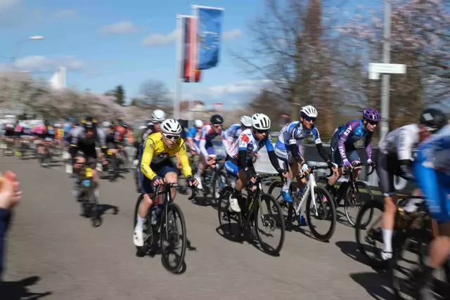 Um 13.55 Uhr startet das Bundesligarennen um den „Großen Preis der Südlichen Weinstraße“ am Deutschen Weintor in Schweigen-Rechtenbach. | Foto: KV SÜW