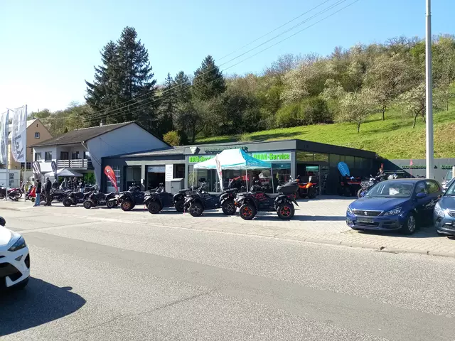 Quads bei Firma Kehrt entlang der B420 | Foto: Anja Stemler