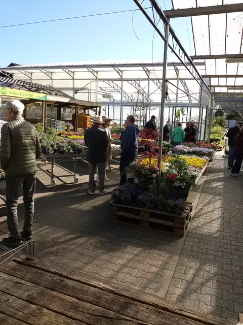 Bei Blumen Clos konnte man sich für die kommende Gartenzeit rüsten | Foto: Anja Stemler