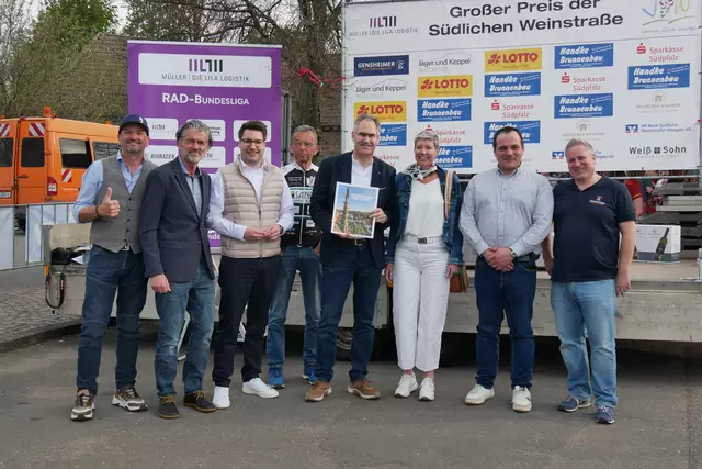 Die Siegerehrung ist abgeschlossen - das Rennen beendet | Foto: Dieter Hammann