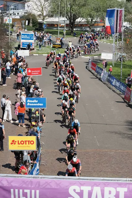 Zieldurchfahrt durch das Weinto | Foto: Dieter Hammann