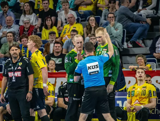 zwei Minuten für Mikael Appelgren  | Foto: Wolfgang Neuberth