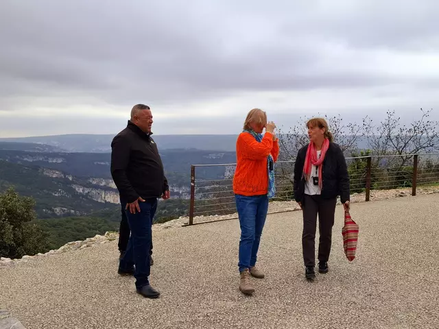 Busfahrer und Reiseleiterinnen | Foto: Brigitte Melder