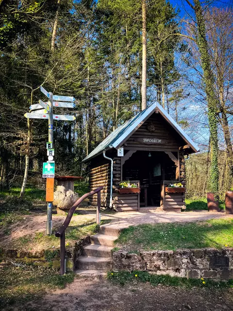 An der Jagdhütte verlassen wir die offizielle Südroute und wenden uns Richtung Bundenthal | Foto: Cornelia Bauer