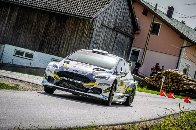 Raffael Sulzinger und Lisa Kiefer im Ford Fiesta WRC2 | Foto: Teamfoto Raffael Sulzinger