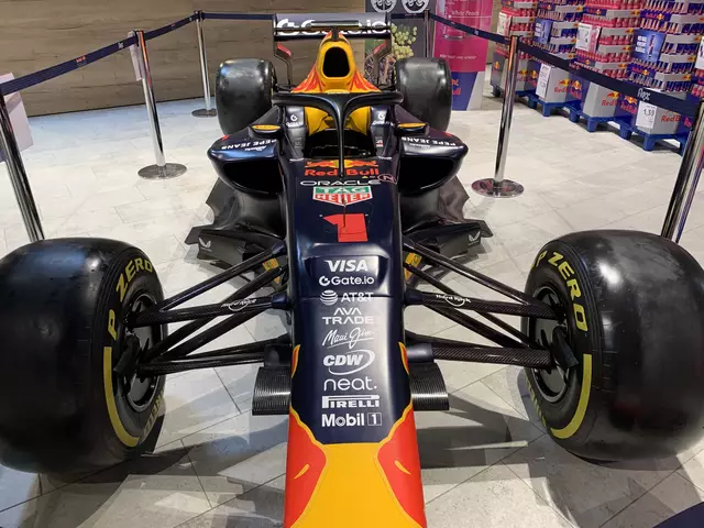 Daa Red Bull Formel 1-Auto ist in Mutterstadt bis zum 25.4 ausgestellt | Foto: Michael Sonnick