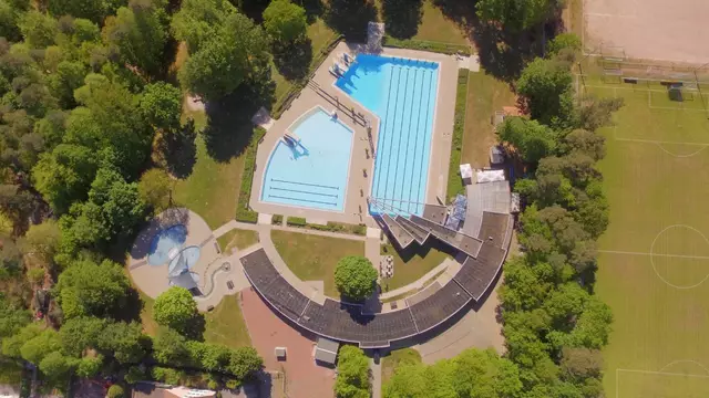 Luftbildaufnahme des Waldfreibad Rodenbachs | Foto: Michael Blauth