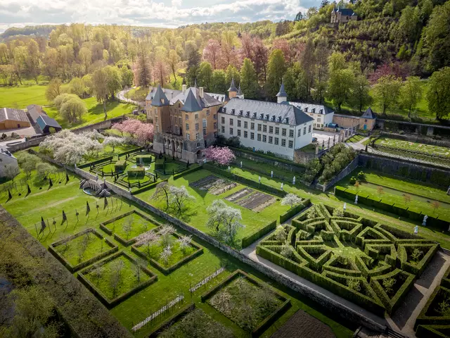 Blick auf Schloss und Gärten Ansembourg | Foto: Tom Fielitz