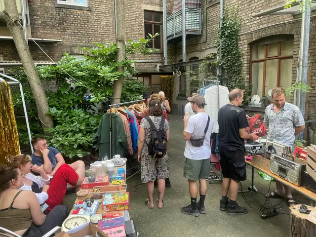 Hofflohmarkt Mannheim Neckarstadt: Bei den Neckarschätzen bekommt man Einblicke in so machen Hinterhof der Neckarstadt | Foto: Roland Kohls