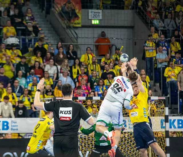 Franz Semper gegen Steven Plucnar Jacobsen  | Foto: Wolfgang Neuberth