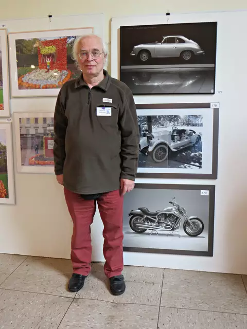 Bernd Preusse mit Schwarz-Weiß-Fotografien | Foto: Brigitte Melder