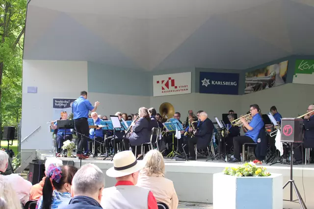 Immer wieder ein Anziehungspunkt: die Volksparkkonzerte im Musikpavillon | Foto: Stadt Kaiserslautern