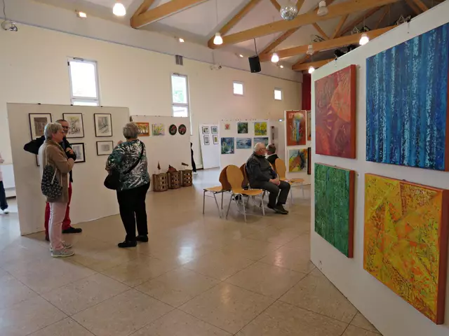 Viele Kunstwerke von 38 Ausstellern | Foto: Brigitte Melder