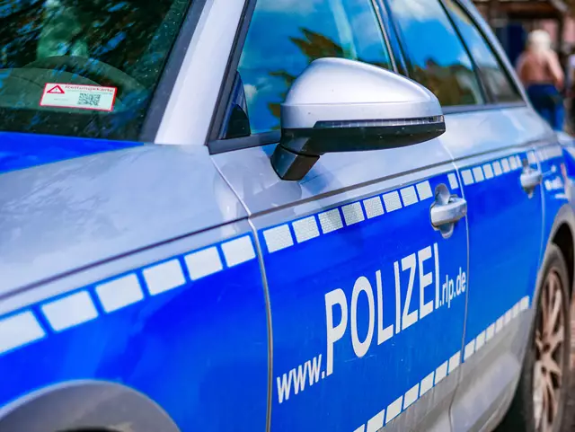 Polizei im Einsatz /Symbolfoto | Foto: Kim Rileit
