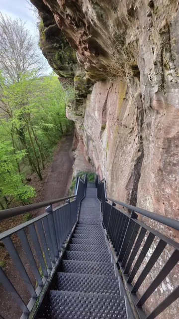 Neue Stahltreppe der Falkenburg im Blick nach unten | Foto: Jens Vollmer 