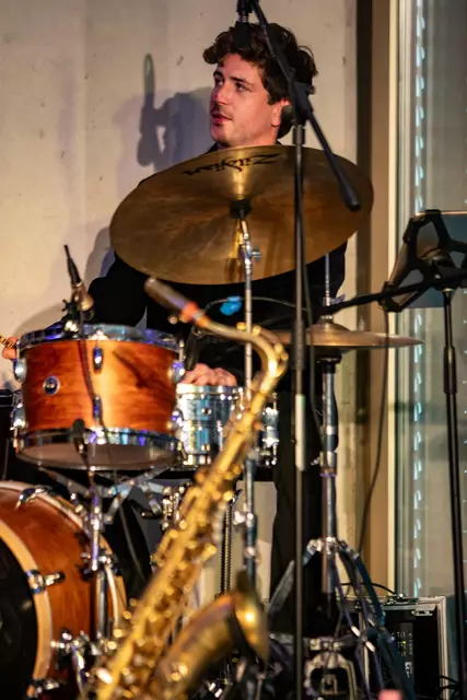 An den Drums, Jakob Dinnebier  | Foto: Wolfgang Neuberth