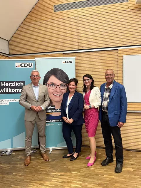 v.l. Innenminister Thomas Strobl MdL, Bürgermeisterin Nicola Bodner, Christine Neumann- Martin MdL, CDU Vorsitzender Frank Hörter  | Foto: Aleksander Matić 
