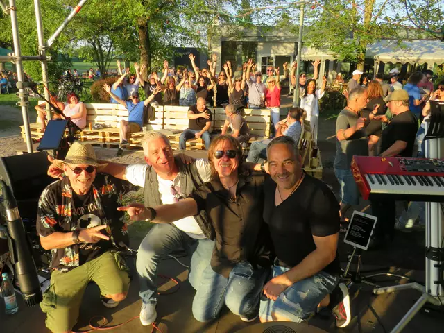 Vorgezogenes Gruppenfoto mit Publikum | Foto: Brigitte Melder