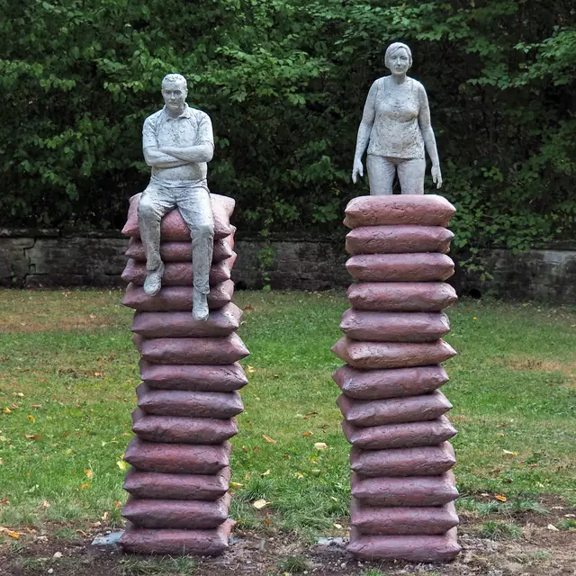  Auch „Götz und Gisela“, Betonobjekte von Birgit Feil, Stuttgart, sind dieses Jahr im Skulpturengarten zu entdecken. | Foto: Privat