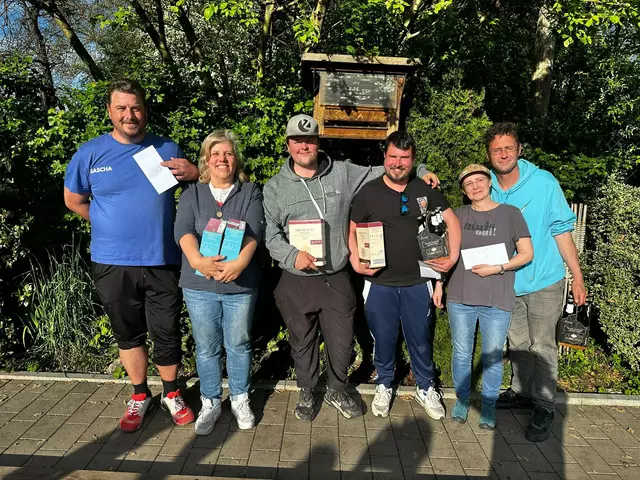 Von links: Sascha Koch; Lara Koch, Marvin Petzold, Andre Skiba, Jacqueline Schuldt und Clément Melnikoff | Foto: Thomas Weiland