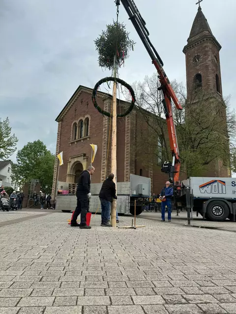 Maibaumaufstellung Weiher | Foto: Bildautor: U. Gärtner