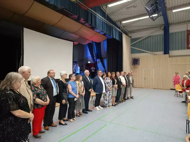 Die Hymnen von Frankreich und Deutschland wurden in der Halle lautstark gesungen | Foto: Gemeinde