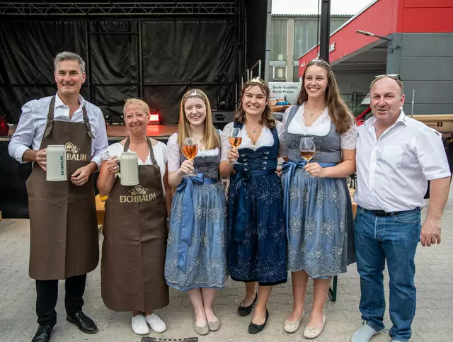 Volker Peeck (v.l.), Sabine Kowalski, Kim Röger, Maren Gadzalli und Anne Havemann und Thomas Hambsch   | Foto: Wolfgang Neuberth