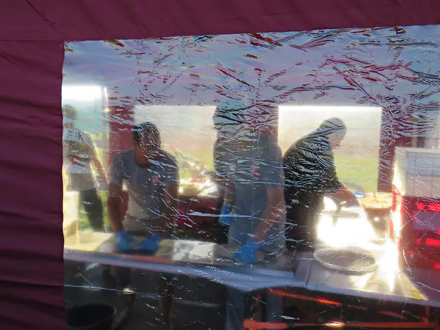 Im Zelt wurde "gewerkelt" | Foto: Brigitte Melder