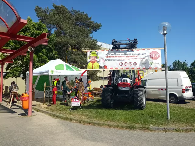 Im Außenbereich war das Forstamt vertreten | Foto: Anja Stemler