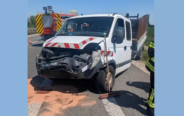 Am Unfall beteiligter Pritschenwagen | Foto: Feuerwehr Haßloch