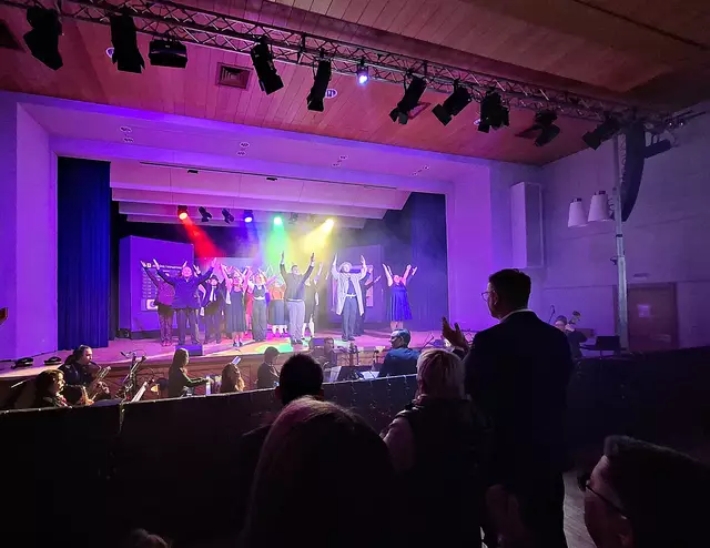 Stehende Ovationen, auch von Ministerpräsident Alexander Schweitzer | Foto: Brigitte Melder