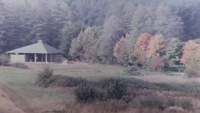 So sah der erste Teil der Grillhütte bei der Fertigstellung 1984 aus | Foto: Gerhard Wenz