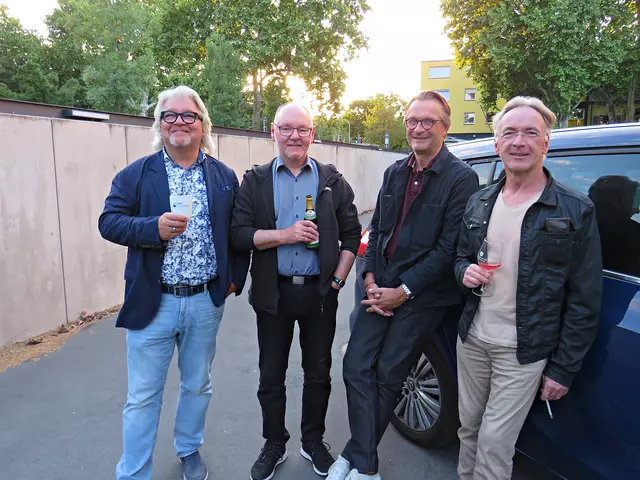 In der Pause: Mathias Berkel mit Freunden | Foto: Brigitte Melder