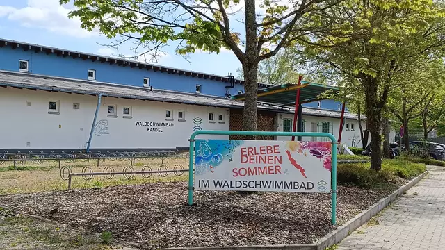 Waldschwimmbad  | Foto: Heike Schwitalla