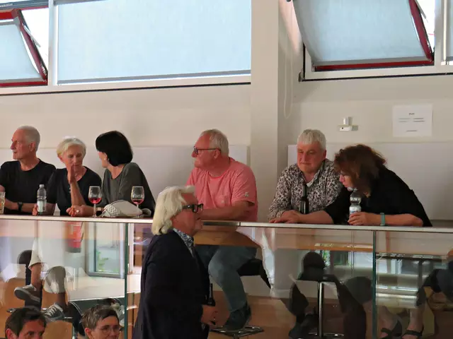 Mathias Berkel und Eleonore Hefner im Gespräch | Foto: Brigitte Melder