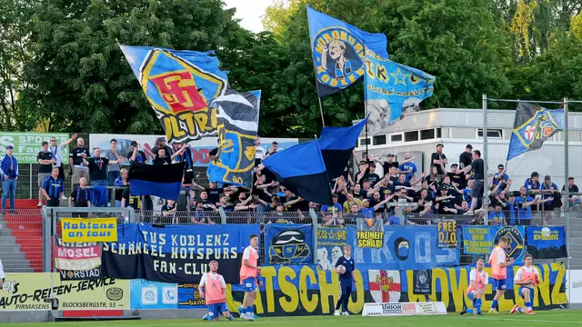 Der TuS Koblenz war mit einer großen Anzahl an Fans nach Pirmasens zum Spiel gegen den FKP angereist.  | Foto: Erik Stegner