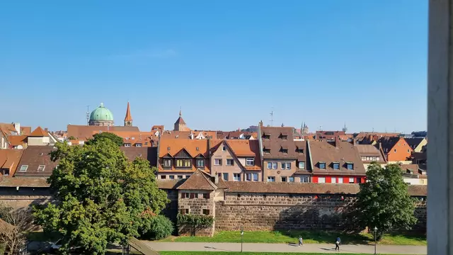 Blick auf den Kern der Stadt, umgeben von einer Stadtmauer | Foto: © www.jowapress.de