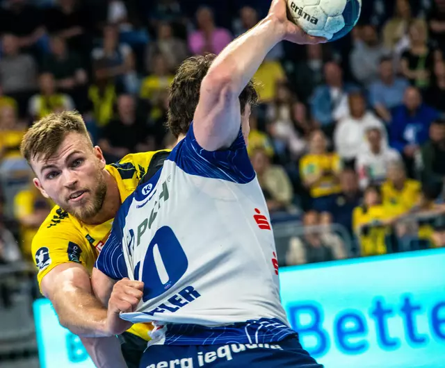 Steven Plucnar Jakobsen stoppt Elias Kofler | Foto: Wolfgang Neuberth