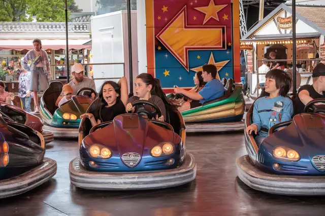 Sonntag auf dem Maimarkt Wörth - mit Jahrmarktsspaß für Groß und Klein | Foto: Paul Needham